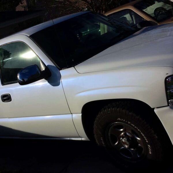 Blue spectre pearl on a white truck